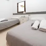 Lorena Villa