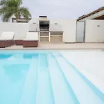 Lorena Villa *